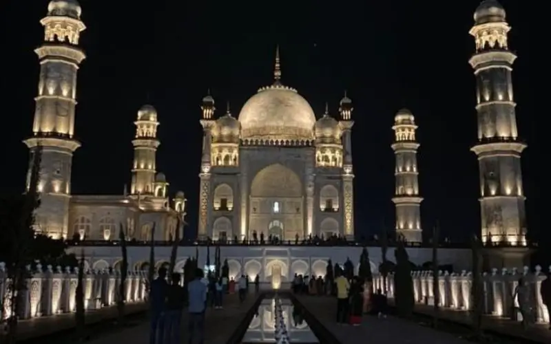 Agra – Diwali Near the Taj Mahal